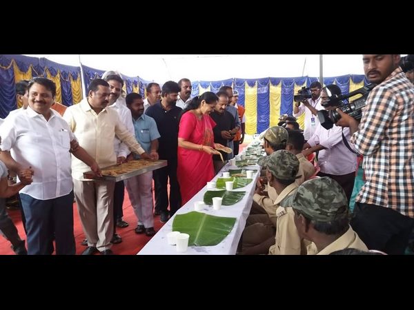 Shobha Karandlaje Says there is no compatibility between Congress-JDS 