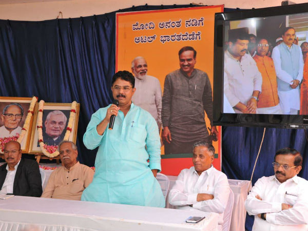 ಜೆಪಿ ಎರಡನೇ ಸ್ವಾತಂತ್ರ್ಯ ಕೊಡಿಸಿದರು