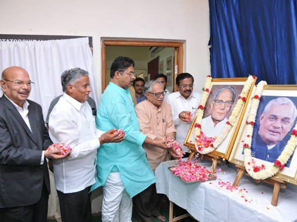 ನೆಹರೂ-ಜೆಪಿ ನಡುವೆ ಭಿನ್ನಾಭಿಪ್ರಾಯವಿದ್ದವು