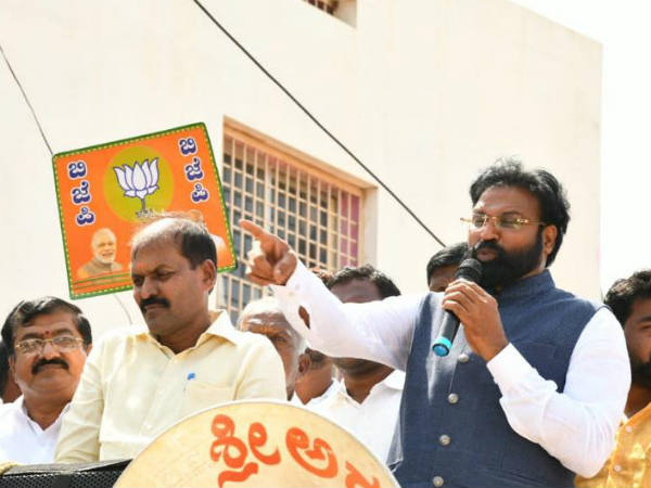 ಶ್ರೀರಾಮುಲು ಅವರು ಬಾದಾಮಿಯಲ್ಲಿ ಹುಟ್ಟಿದವರೇ?