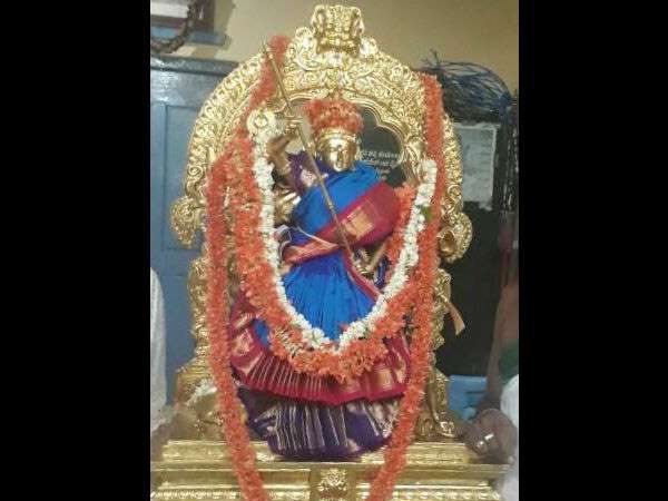 ಎಂಟು ಭುಜಗಳನ್ನು ಹೊಂದಿರುವ ಚಾಮುಂಡೇಶ್ವರಿ 