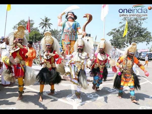 12 ಅಡಿ ಎತ್ತರದ ಮಹಿಷಾಸುರನ ಪ್ರತಿಮೆ 