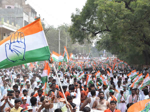 ವಿದೇಶಕ್ಕೆ ಹೊರಟ ನಾಯಕರು