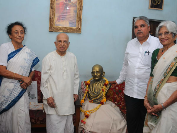 ಮರೆಯಲಾಗದ ಮಹಾತ್ಮನ ಆ ಕೈ-ಸ್ಪರ್ಶ !