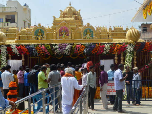 ವರ್ಷಕ್ಕೊಮ್ಮೆ ದರ್ಶನ