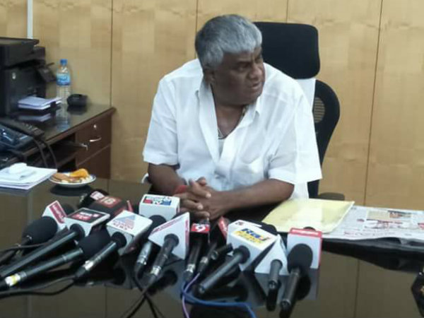 ಯಡಿಯೂರಪ್ಪ ಜೇಬಲ್ಲಿ ಇದ್ದಾರಾ?