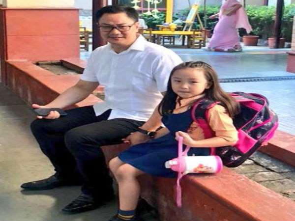 minister Kiran Rijujus daughters cute video viral in social media minister Kiran Rijujus daughters cute video viral in social media