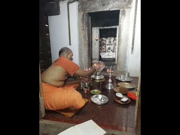  ಸೇವೆಯಲ್ಲಿ ದುಡ್ಡು ಮಾಡುವ ಆಸಕ್ತಿ ಮಠಕ್ಕಿಲ್ಲ