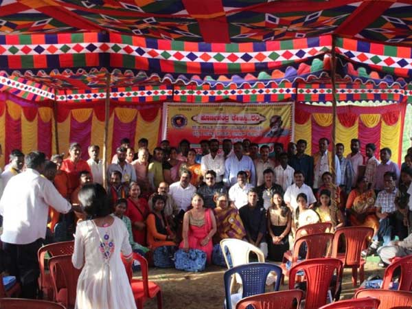 ಗ್ರಾಮಸ್ಥರಿಂದ ಸಾಂಸ್ಕೃತಿಕ ಕಾರ್ಯಕ್ರಮ ನಡೆಯಿತು ಗ್ರಾಮಸ್ಥರಿಂದ ಸಾಂಸ್ಕೃತಿಕ ಕಾರ್ಯಕ್ರಮ ನಡೆಯಿತು