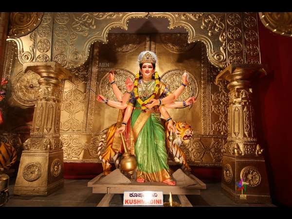 ಶಾರದಾ ದೇವಿ ಪೂಜೆಯೊಂದಿಗೆ ದಸರಾಕ್ಕೆ ಚಾಲನೆ