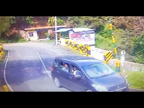 ಕೊಳೆಯಲು ಆರಂಭಿಸಿದ್ದ ದೇಹಗಳು ಕೊಳೆಯಲು ಆರಂಭಿಸಿದ್ದ ದೇಹಗಳು