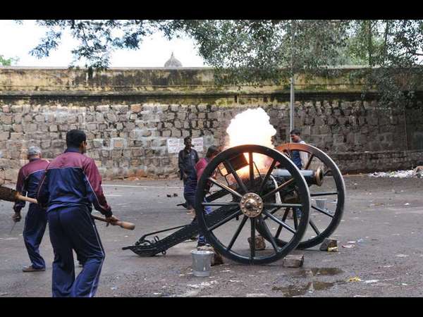  ಕುಶಾಲತೋಪು ಸಿಡಿಸುವುದಾದರೂ ಹೇಗೆ? 
