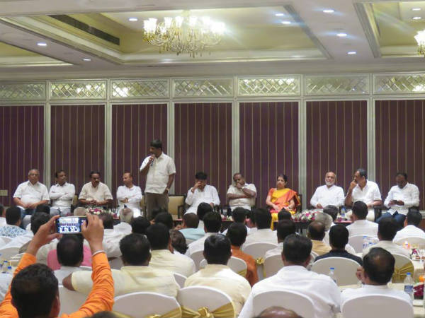 ಮತಗಳು ಚದುರದಂತೆ ಗಮನಹರಿಸಿ