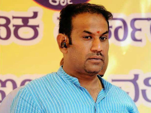 Tumakuru former mayor Ravi murder case: 2 accused surrendered Tumakuru former mayor Ravi murder case: 2 accused surrendered