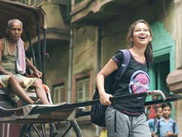 ಚಿತ್ರದಲ್ಲಿರುವ ಯುವತಿಯ ಹೆಸರು ಶ್ರಮೋನಾ ಚಿತ್ರದಲ್ಲಿರುವ ಯುವತಿಯ ಹೆಸರು ಶ್ರಮೋನಾ