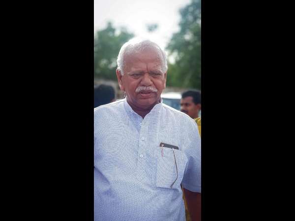 ಕುಲಕರ್ಣಿ ಮನೆಯಲ್ಲಿವೆ 10 ವಾಹನಗಳು