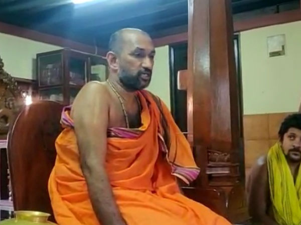 Shri Vidya Prasanna Theertha Swamiji stop fasting protest