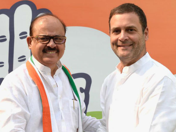 Former NCP leader Tariq Anwar meets Rahul Gandhi, joins Congress Former NCP leader Tariq Anwar meets Rahul Gandhi, joins Congress