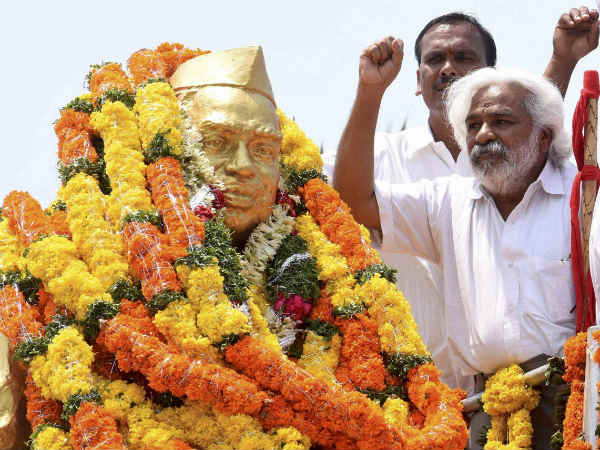 ಕೆಸಿಆರ್ ವಿರುದ್ಧ ಸ್ಪರ್ಧೆ ಕೆಸಿಆರ್ ವಿರುದ್ಧ ಸ್ಪರ್ಧೆ