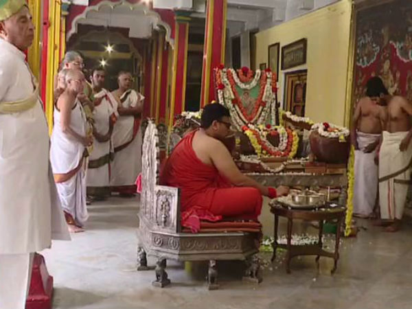 Yaduveer Wadiyar submitted Saraswati worship at the Amba vilas palace 