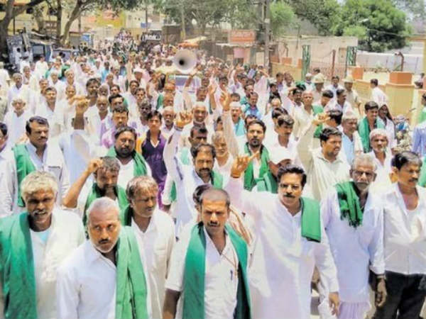 ಕಬ್ಬಿನ ಬೆಂಬಲ ಬೆಲೆಗಾಗಿ ಪ್ರತಿಭಟನೆ