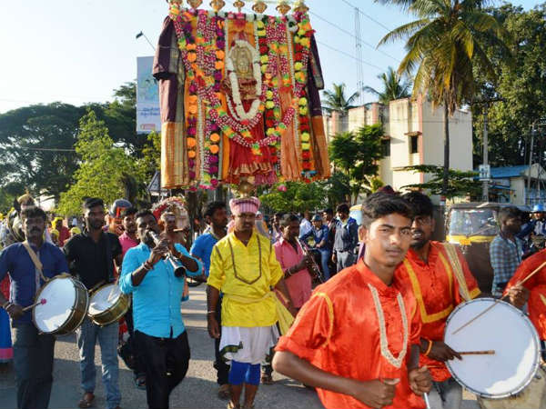 ಮಗನ ಪ್ರೀತಿ ದಕ್ಕದಂತೆ ಹರಸು..!