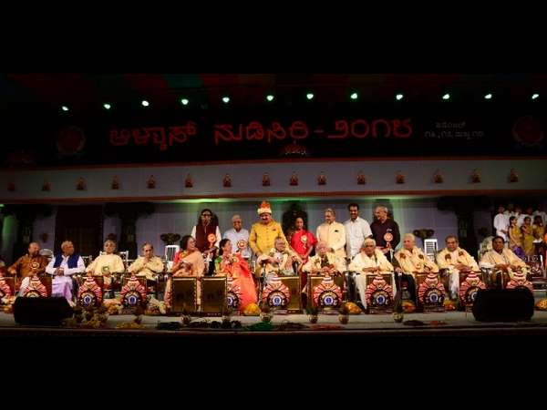 ಪರಂಪರೆಗೆ ಪರಕೀಯರಾಗುತ್ತಿದ್ದೇವೆ