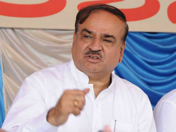 ಆಫ್‌ ದಿ ರೆಕಾರ್ಡ್ ಕತೆಗಳು