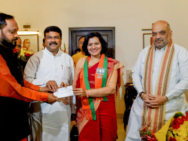 former Odisha IAS officer joins BJP Aparajita Sarangi amit shah former Odisha IAS officer joins BJP Aparajita Sarangi amit shah