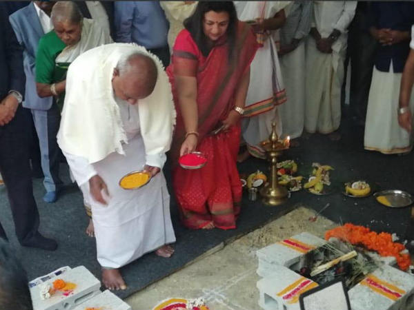 HD Deve Gowda lays foundation stone for Kannada Bhavana at Bahrain