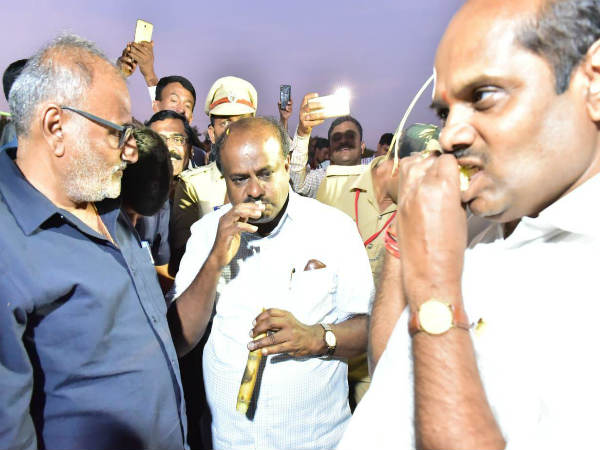 HD Kumaraswamy visited sugar cane farm in Bidar 