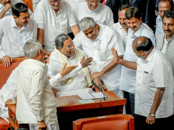 ಸಿದ್ದರಾಮಯ್ಯ ಅವರಿಗೆ ಅಧಿಕಾರ