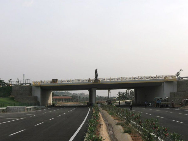 ಬೆಂಗಳೂರು ನಗರದ ಸುತ್ತಾ ರಸ್ತೆ