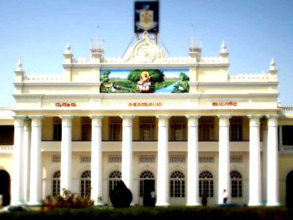 ಶಿಕ್ಷಣ ಕ್ಷೇತ್ರದಲ್ಲಿ ಸುಧಾರಣೆ ತರಬೇಕಿದೆ 