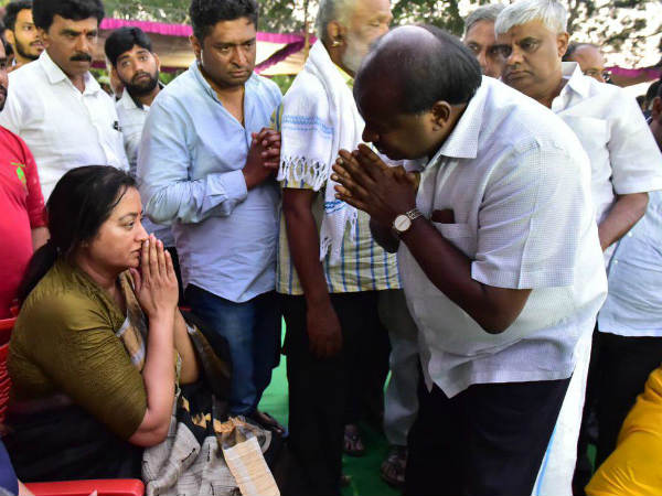  Kannada star Ambareesh cremated with state honor 