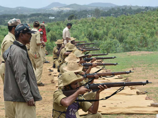 ಪೆಟ್ರೋಲಿಂಗ್ ಮಾಡುತ್ತಾರೆ