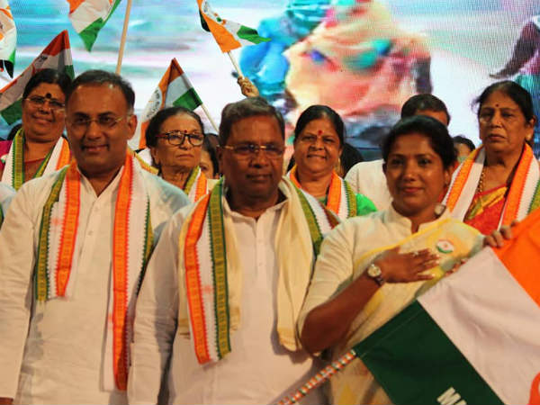 ಜಿಲ್ಲಾ ರಾಜಕೀಯದಲ್ಲಿ ಸಕ್ರಿಯ