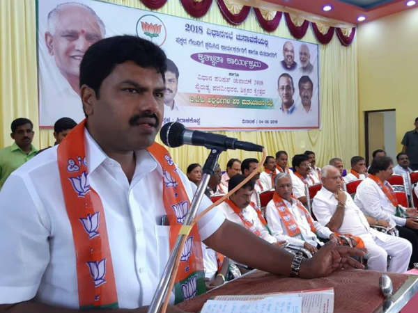 ರಾಜಕೀಯಕ್ಕೆ ಪಾದಾರ್ಪಣೆ