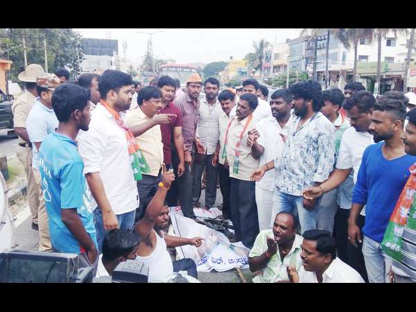  ಹಗಲಿರುಳು ದುಡಿದ ಜಿಲ್ಲಾಧ್ಯಕ್ಷ 