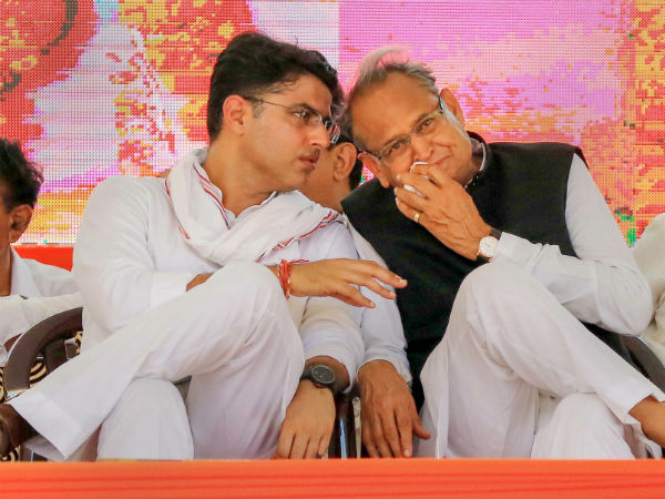 ಇದೆ ಮೊದಲು ಒಟ್ಟಿಗೆ ಸಿಎಂ, ಡಿಸಿಎಂ ಪ್ರಮಾಣ ವಚನ