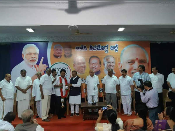 ಕೆಟ್ಟವರನ್ನಾಗಿ ಮಾಡಿದ್ದಾರೆ