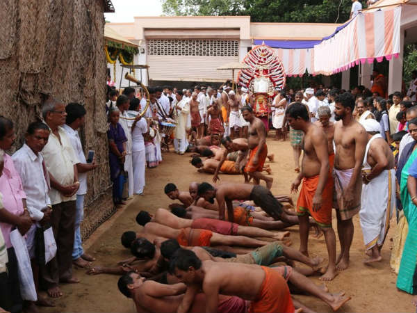ಸಾವಿರಾರು ಭಕ್ತರ ಆಗಮನ 