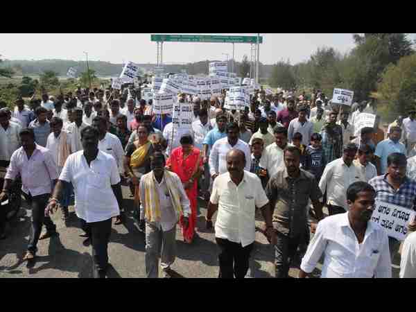 ನಮ್ಮ ಬದುಕನ್ನು ಉಳಿಸಿ ಎಂಬ ಬೇಡಿಕೆ 