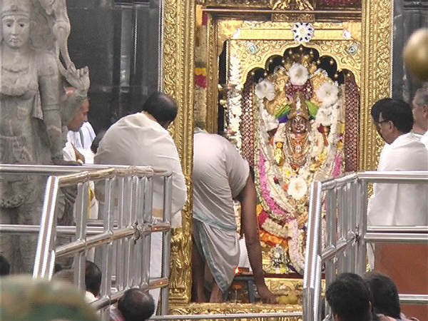  ಶಾರದೆಯ ದೇಗುಲದಲ್ಲಿ ಬೇಡಿಕೊಂಡಿದ್ದರು 