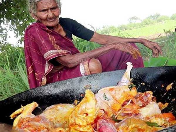 'ಕಂಟ್ರಿ ಫುಡ್ಸ್' ಯೂಟ್ಯೂಬ್ ಚಾನೆಲ್ನಲ್ಲಿ ವಿಡಿಯೋ 'ಕಂಟ್ರಿ ಫುಡ್ಸ್' ಯೂಟ್ಯೂಬ್ ಚಾನೆಲ್ನಲ್ಲಿ ವಿಡಿಯೋ