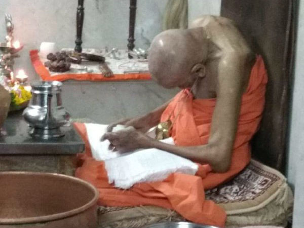 ವಿಶೇಷ ಕೊಠಡಿಯಲ್ಲಿ ಮಠದ ವಾತಾವರಣ