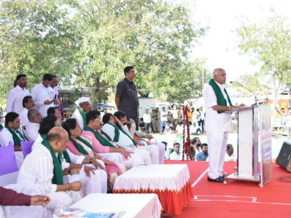 ಸರ್ಕಾರ ತಕ್ಷಣ ನೆರವಿಗೆ ಬರಬೇಕು