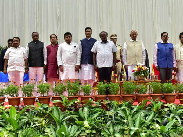 ಯಾವ ಜಿಲ್ಲೆಯವರು ಸಚಿವರು