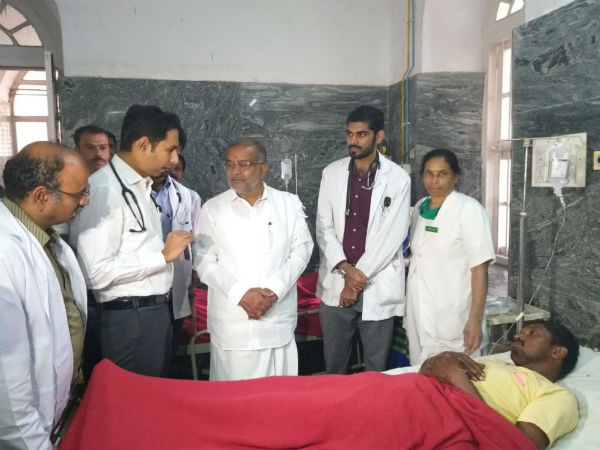 Minister GT Devegowda cries after seeing Temple victims fight Minister GT Devegowda cries after seeing Temple victims fight