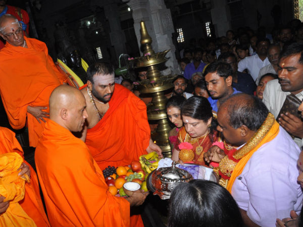 ನಂಜುಂಡೇಶ್ವರನಿಗೆ ಹುಣ್ಣಿಮೆಯಂದು ಪೂಜೆ